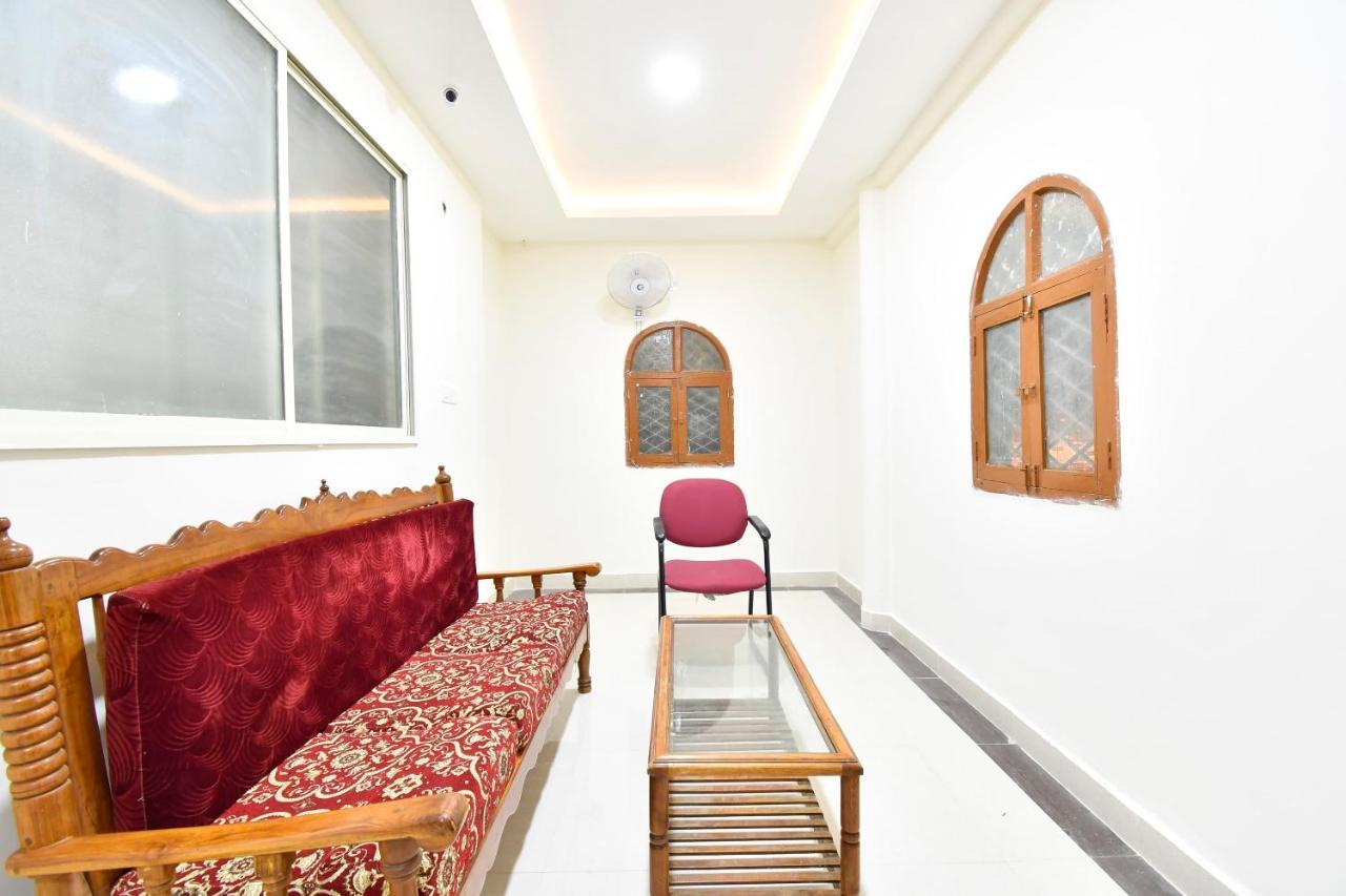 Oyo 44065 Sri Krishna Nilaya Hotel Bangalore Eksteriør billede