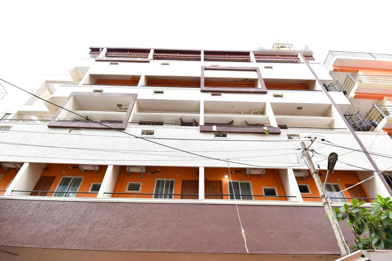 Oyo 44065 Sri Krishna Nilaya Hotel Bangalore Eksteriør billede
