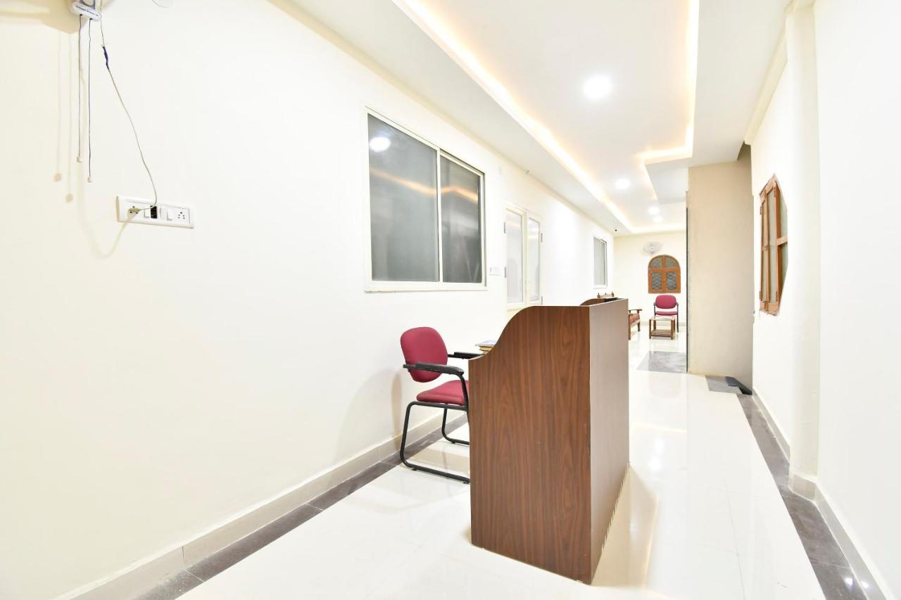 Oyo 44065 Sri Krishna Nilaya Hotel Bangalore Eksteriør billede
