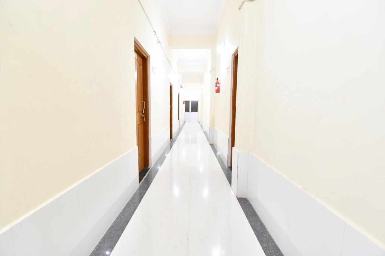 Oyo 44065 Sri Krishna Nilaya Hotel Bangalore Eksteriør billede