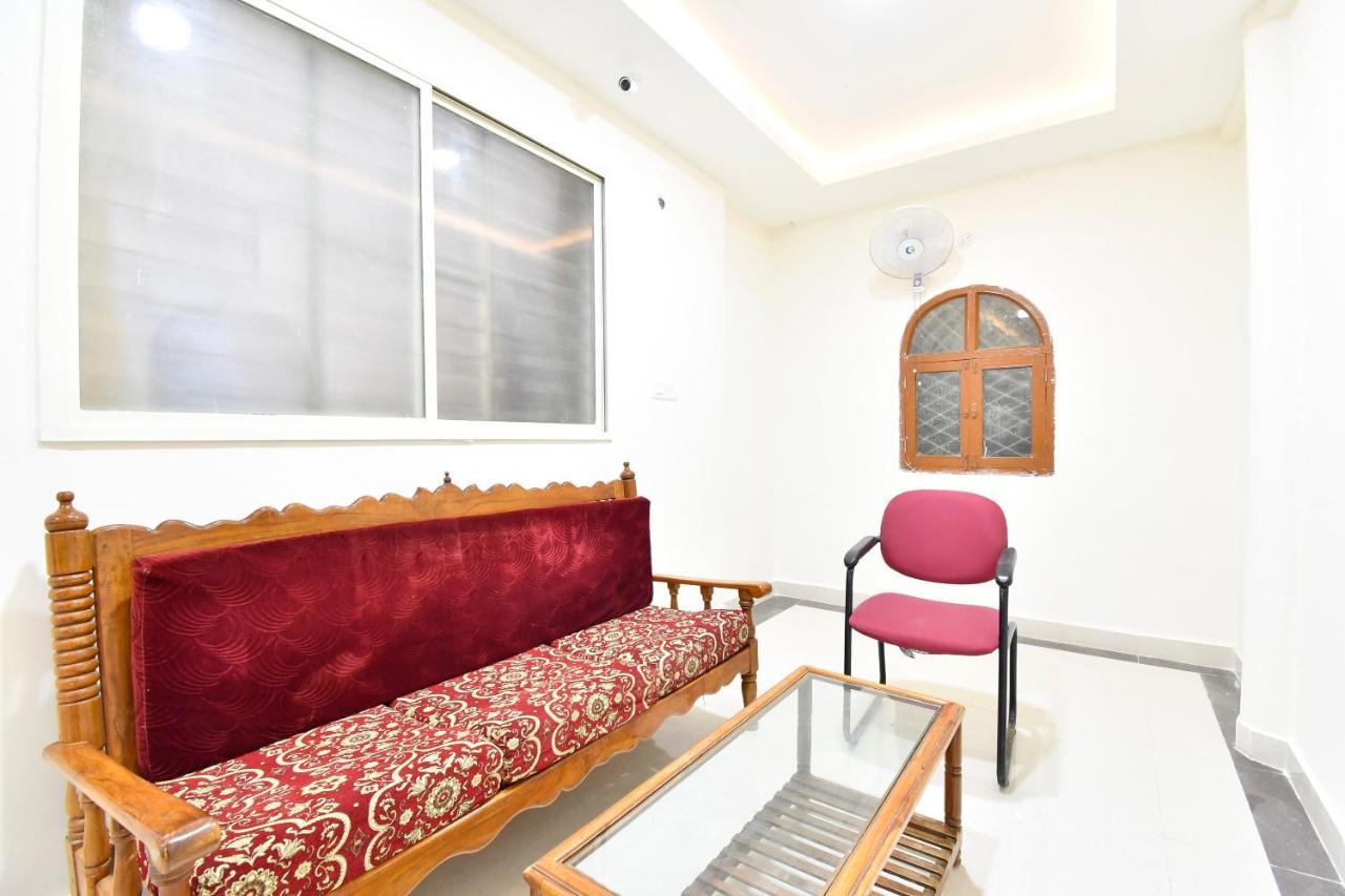 Oyo 44065 Sri Krishna Nilaya Hotel Bangalore Eksteriør billede